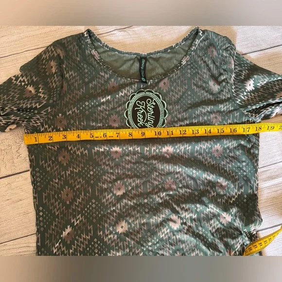 Long Sleeve Aztec-Print Crewneck Top - Sage & Silver Medium - Picture 5 of 8